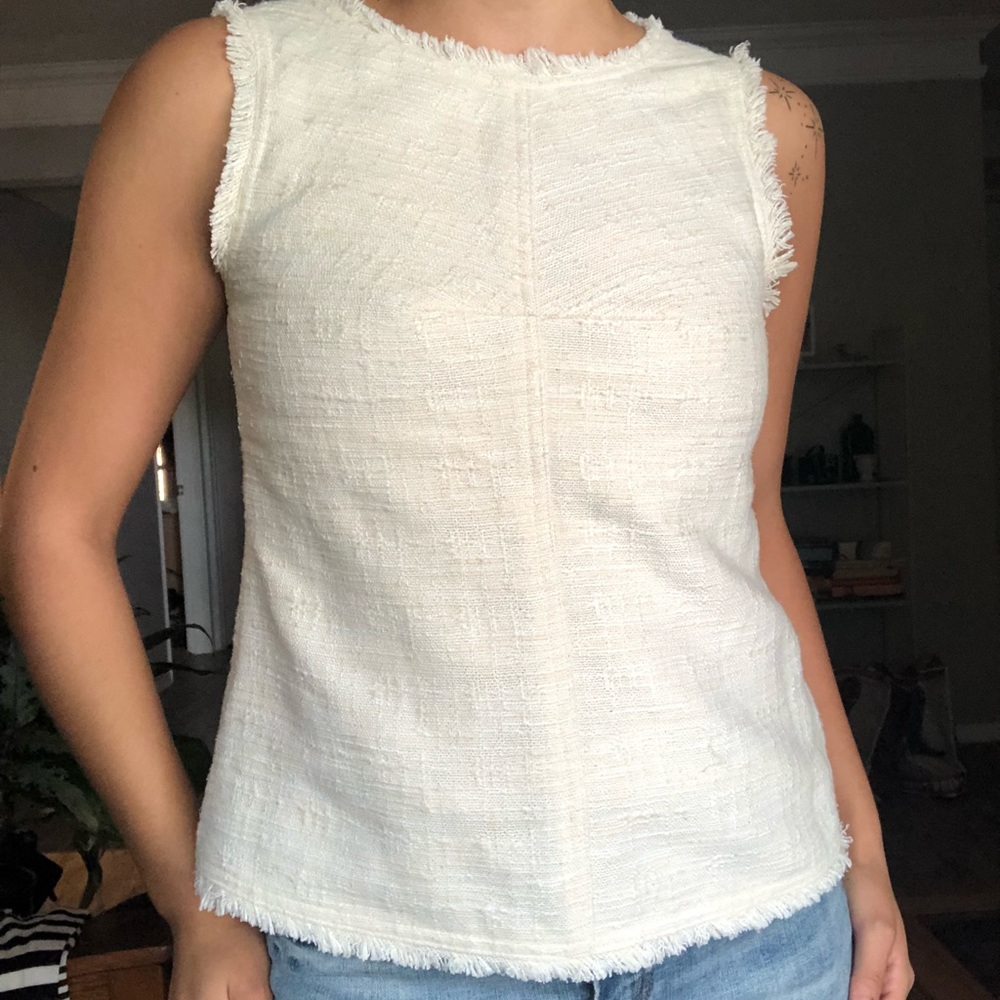 BANANA REPUBLIC textured sleeveless shirt
